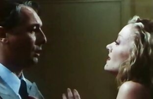 XXX Adolescente xxxen espanol monta un consolador